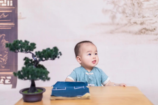 贵港三个月宝宝抬头不稳